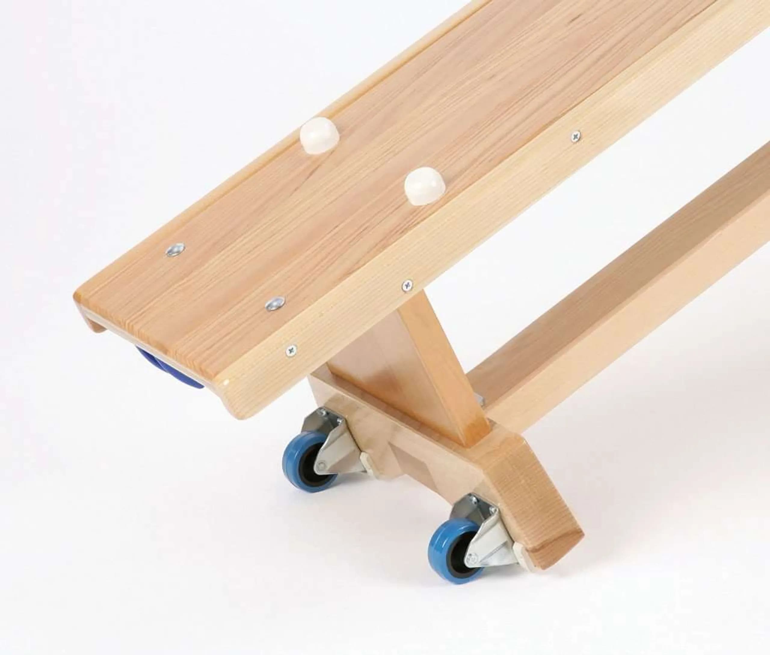 LBB050 TradBenchwithWheels