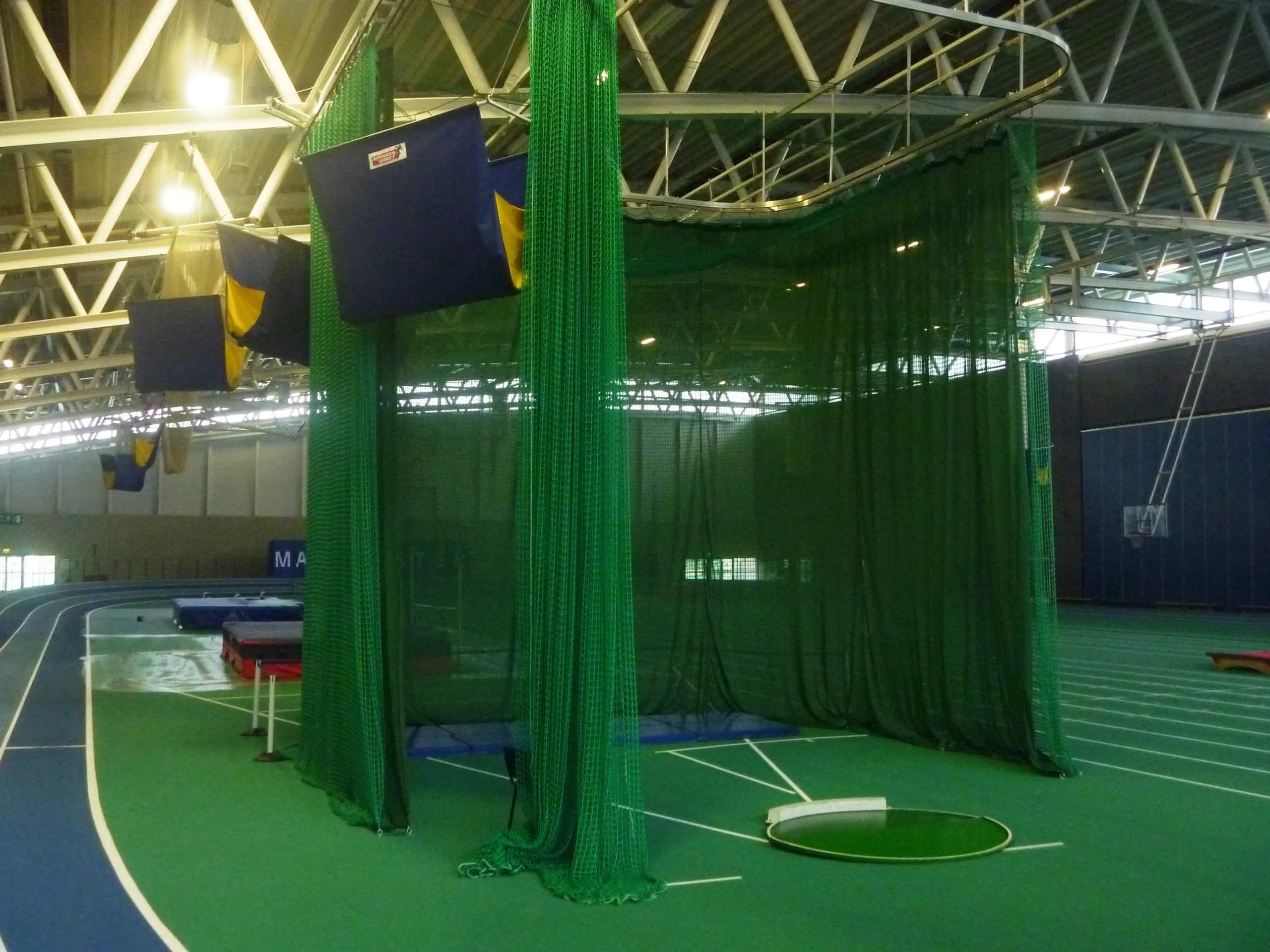 Indoor Throws Cage