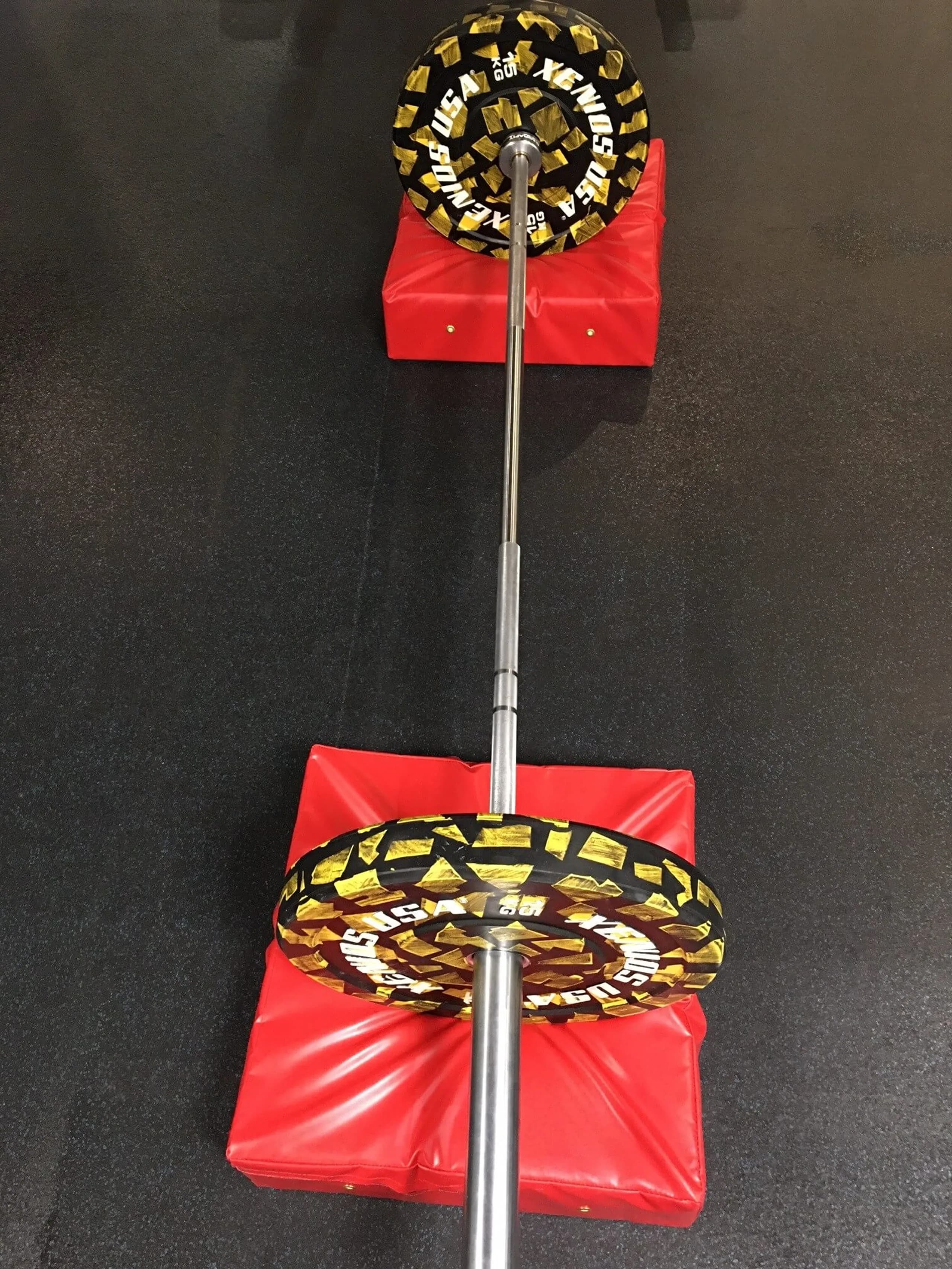 Weightlifting drop pad