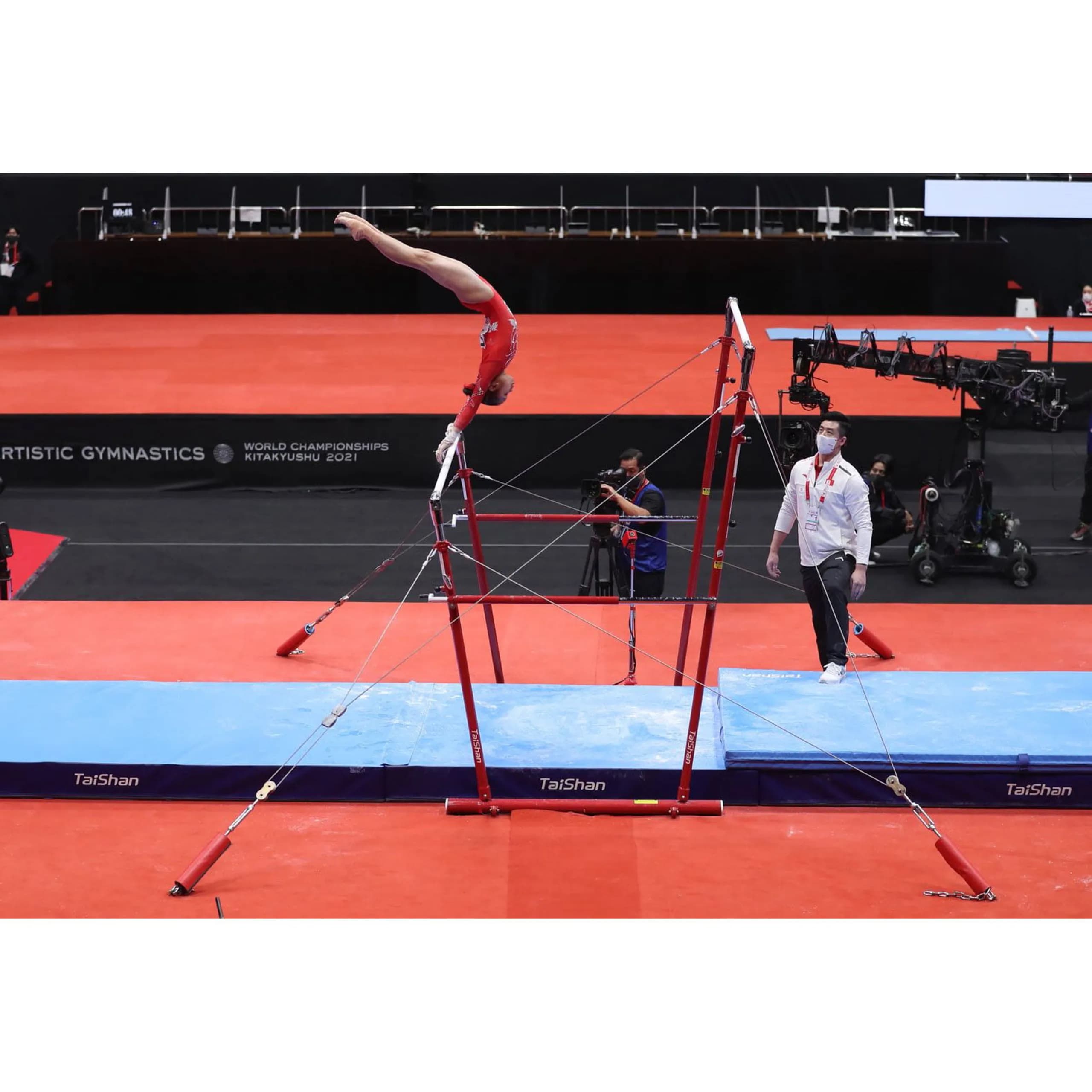 Uneven-Bar